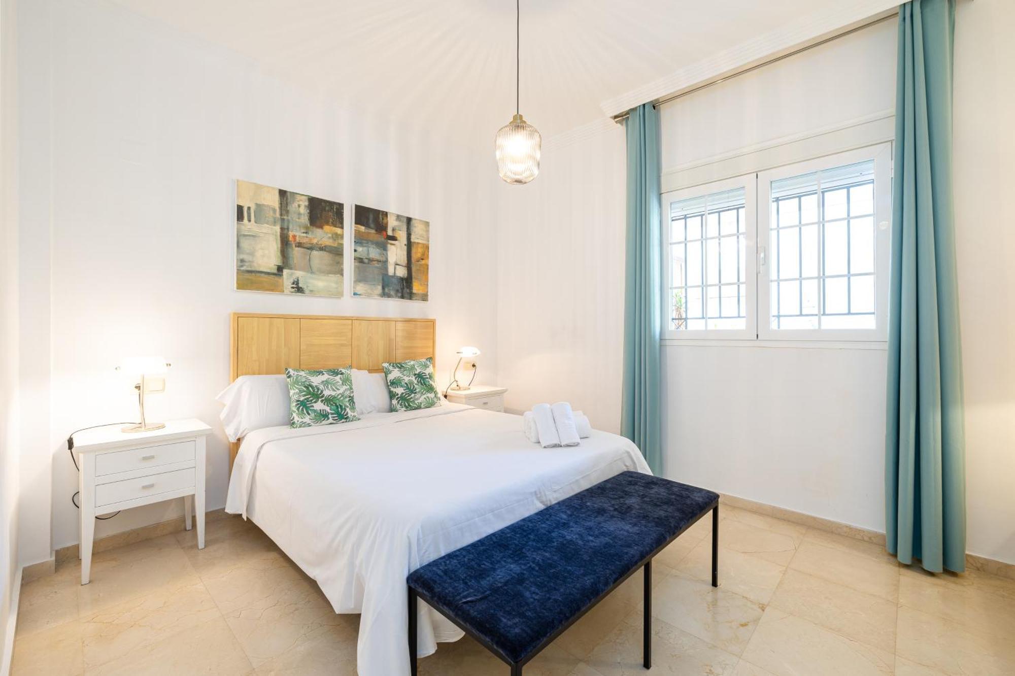 Luxury By Aora Apartment